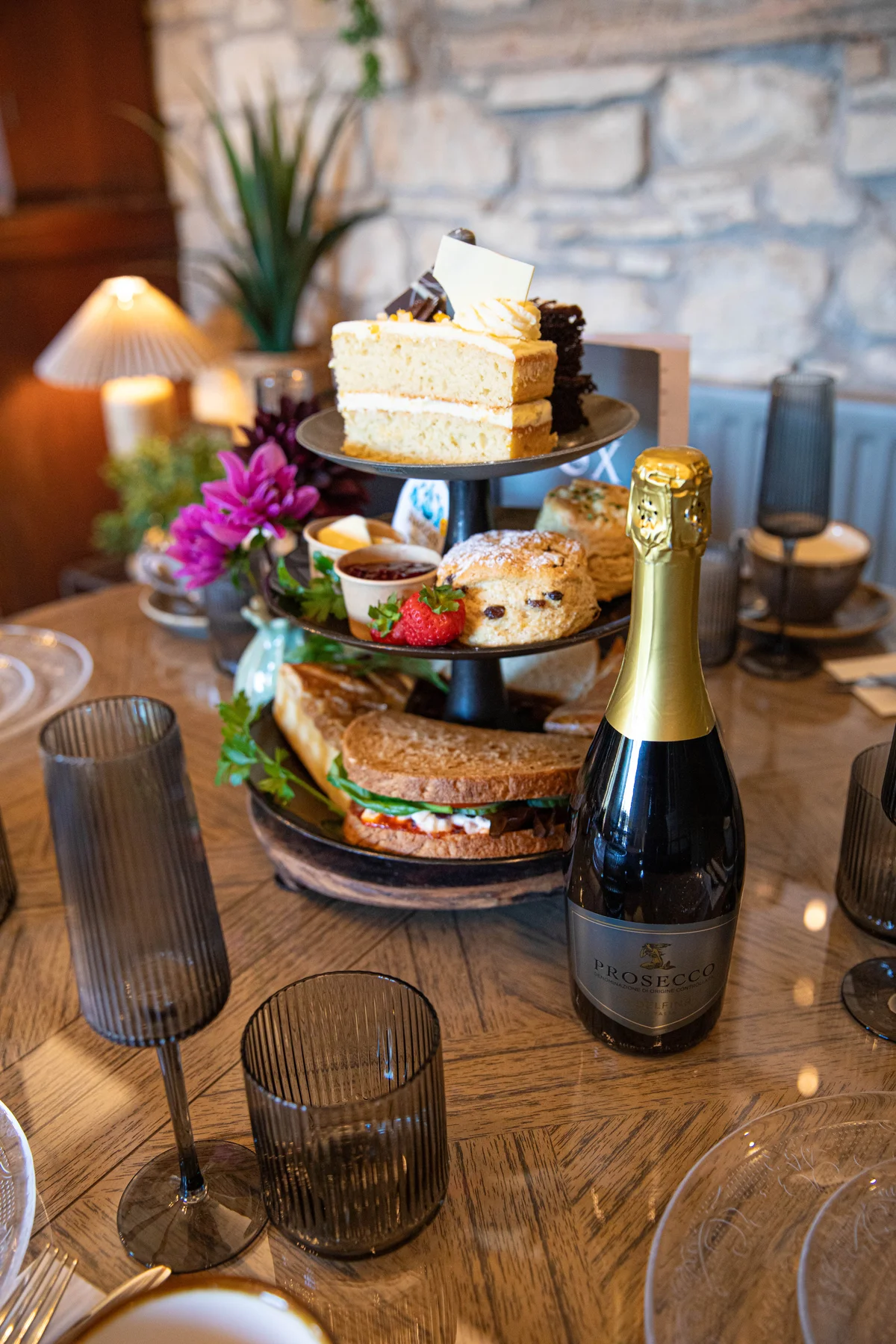 Afternoon Tea with Prosecco