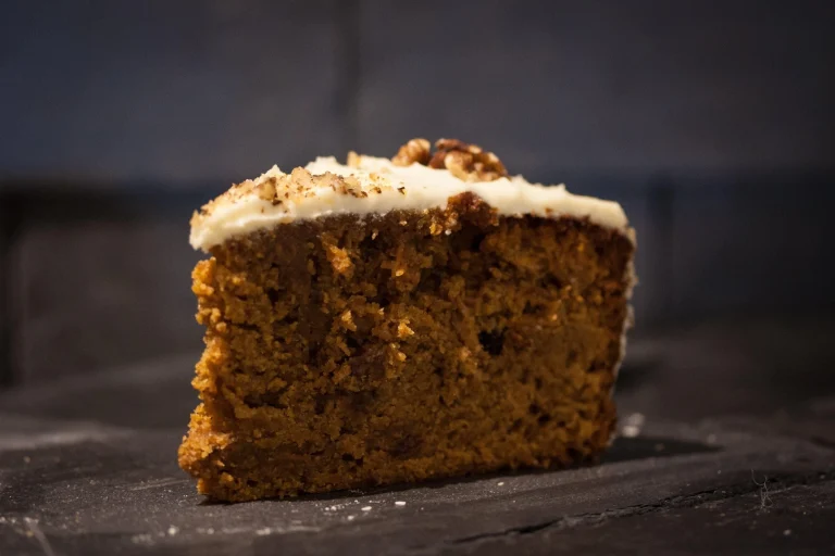 Carrot & Walnut Cake Slice